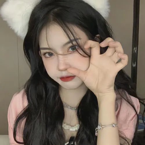 当众离婚弃妇竟是总裁白月光隐婚娇妻竟是首富千金